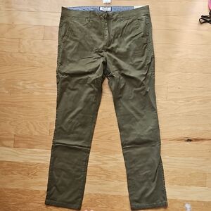 Classic Olive Men's Chinos